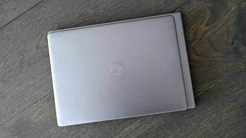 El MateBook 13 es más compacto que el MateBook X Pro, especialmente a lo ancho